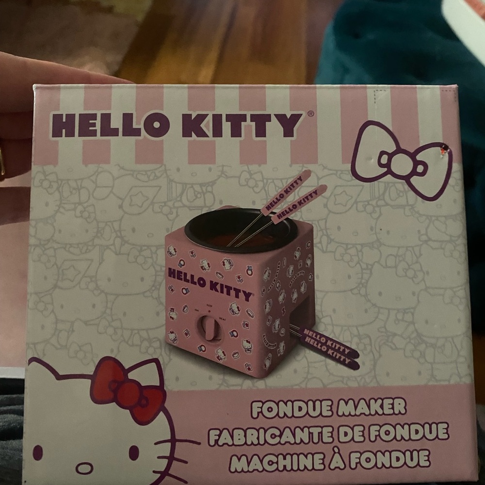 FIRST OFFER GETS IT Hello Kitty Pink and White Fondue Set